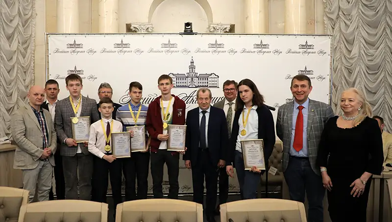 Юные физики и наномир: «Активная Фотоника» на церемонии РАН