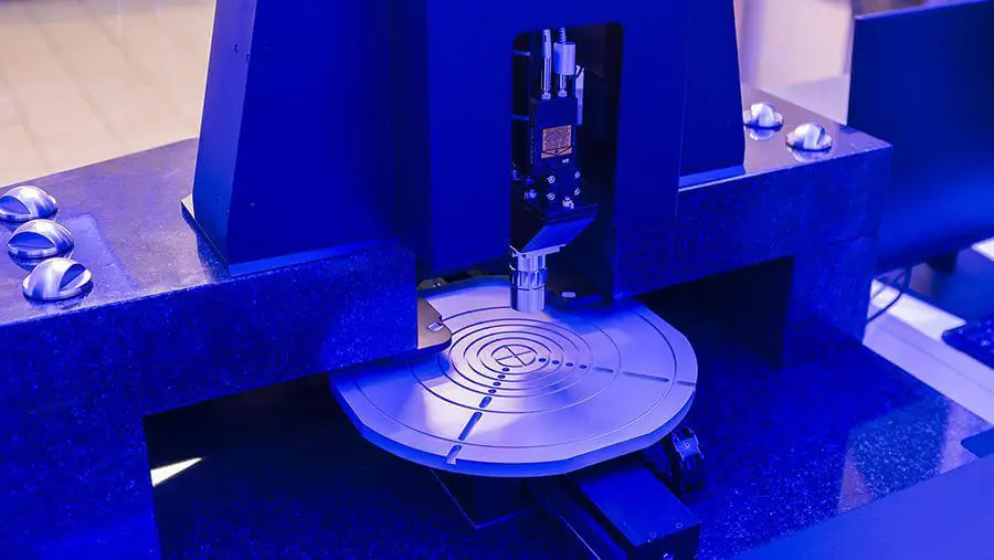 Новая установка «Активной Фотоники»: биоструктуры под АСМ‑зондом и в рамановском спектре