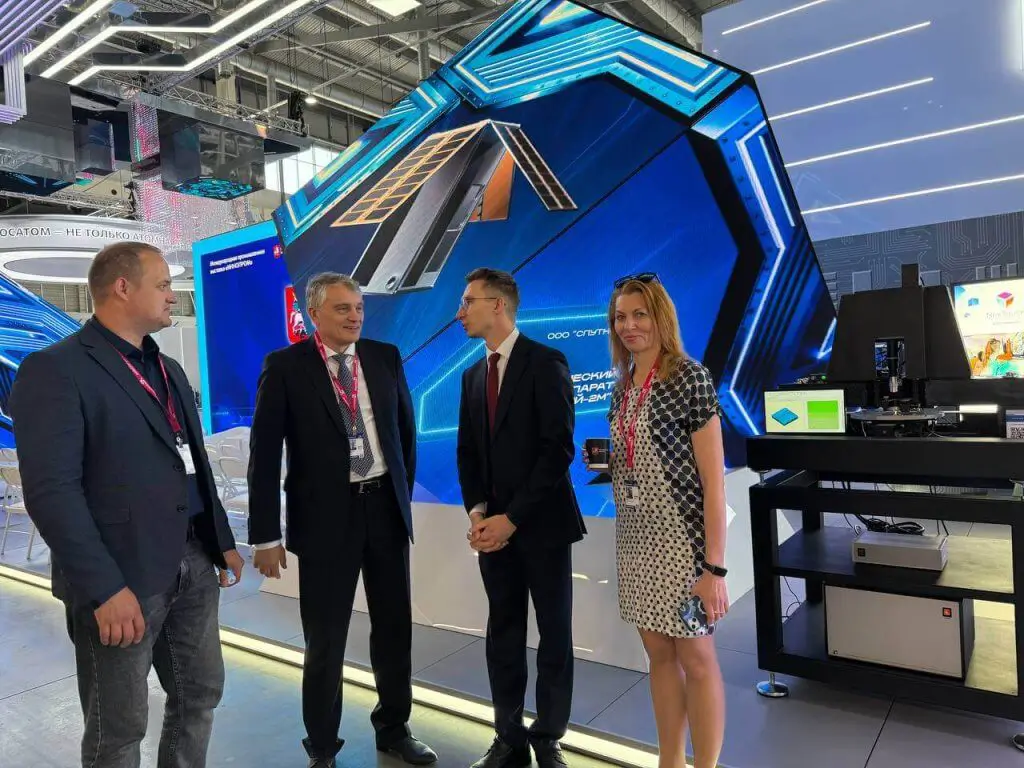 uSTEP 300 на ИННОПРОМ-2025: «Активная Фотоника» показывает будущее контроля