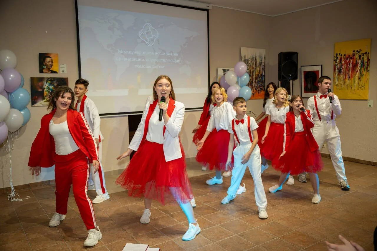 Праздник в Жуковке: «НТ‑МДТ» поздравила воспитанников приюта «Счастье дарить счастье»